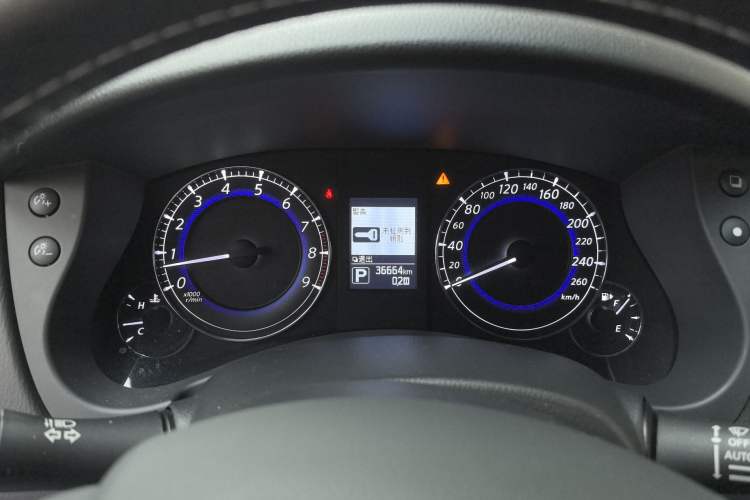 Used Infiniti QX50 2015 2.5L Comfort Edition Instrument Cluster