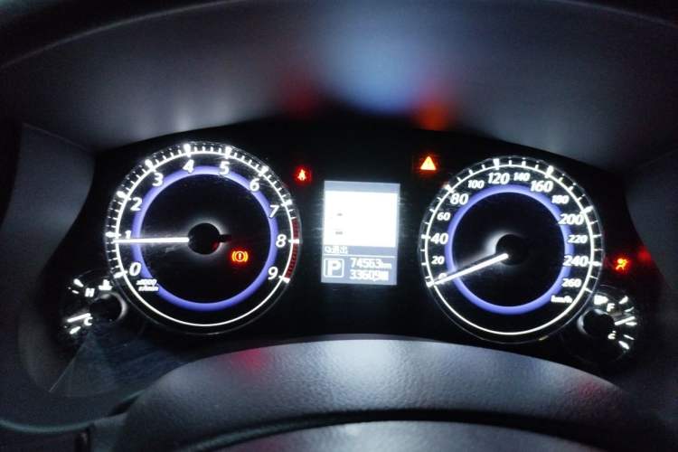 Used Infiniti QX50 2015 2.5L Enjoyment Edition Instrument Cluster