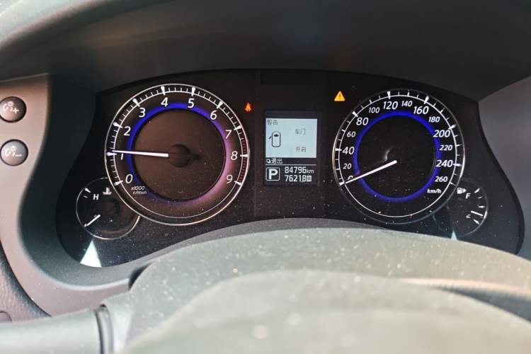 Used Infiniti QX50 2015 2.5L Comfort Edition Instrument Cluster