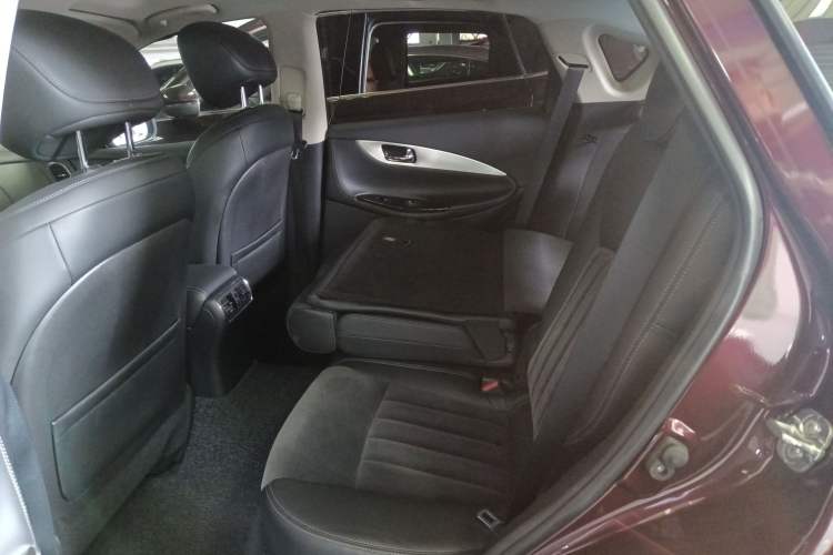 Used Infiniti QX50 2015 2.5L Comfort Edition Interior 1