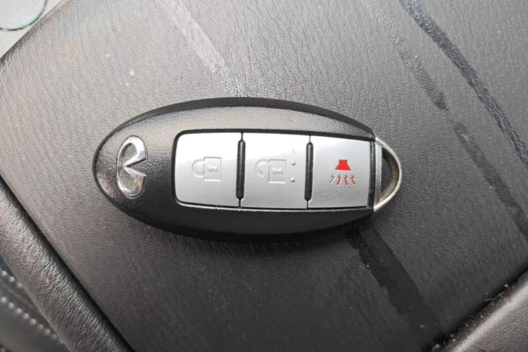 Used Infiniti QX50 2015 2.5L Comfort Edition Interior 1