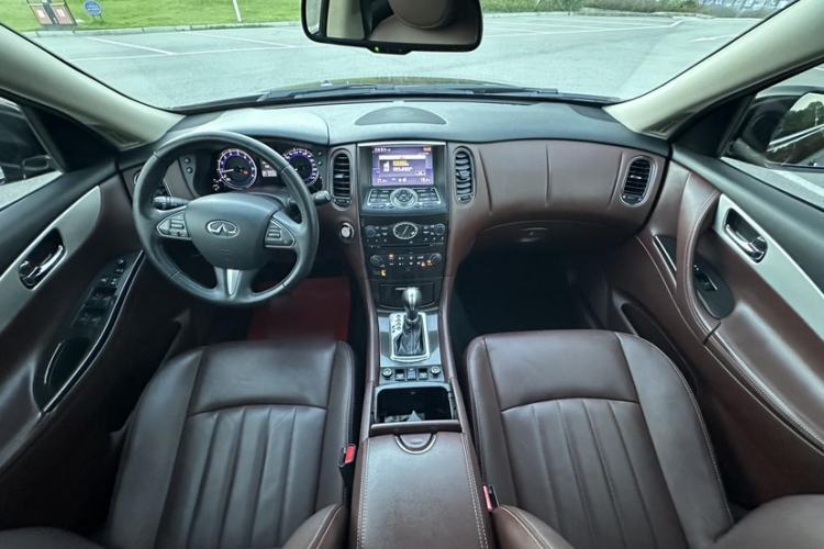 Used Infiniti QX50 2015 2.5L Enjoyment Edition Interior 10