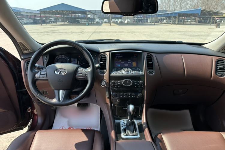 Used Infiniti QX50 2015 2.5L Enjoyment Edition Interior 12