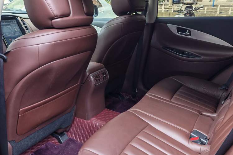 Used Infiniti QX50 2015 2.5L Luxury Edition Interior 2