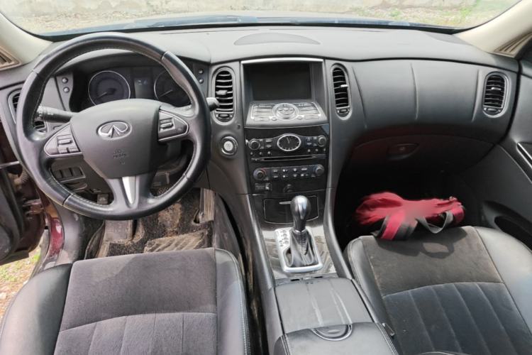 Used Infiniti QX50 2015 2.5L Comfort Edition Interior 2