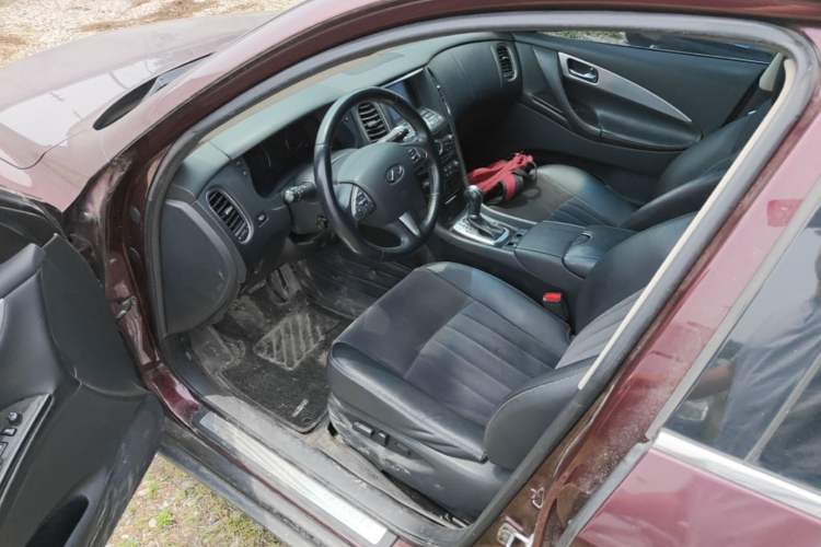 Used Infiniti QX50 2015 2.5L Comfort Edition Interior 3