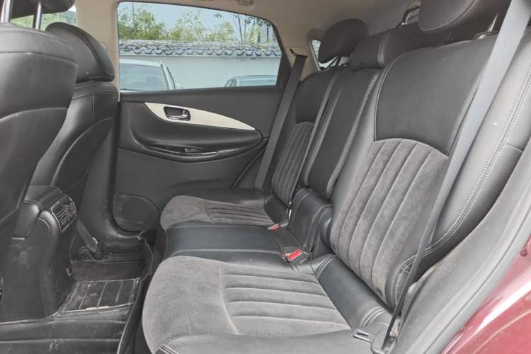Used Infiniti QX50 2015 2.5L Comfort Edition Interior 4