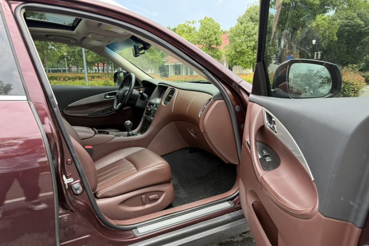 Used Infiniti QX50 2015 2.5L Enjoyment Edition Interior 8