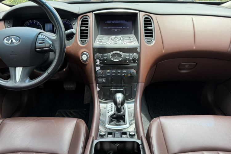 Used Infiniti QX50 2015 2.5L Enjoyment Edition Interior 9