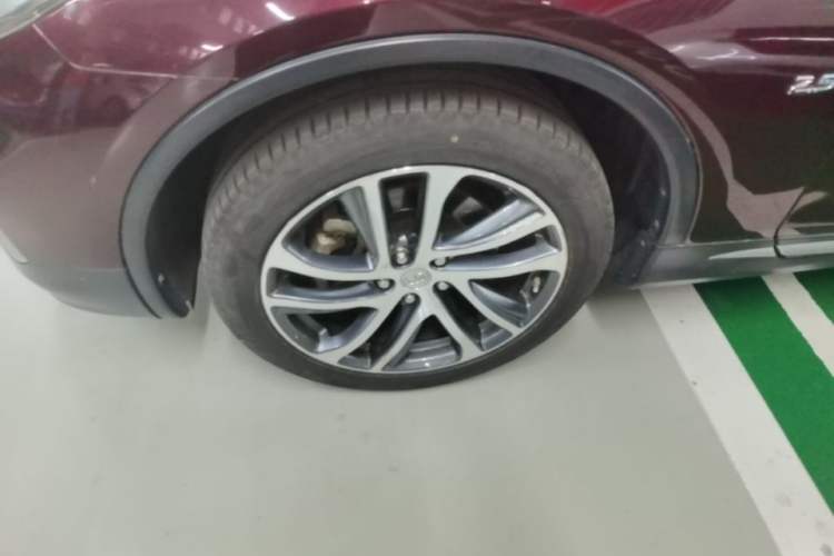 Used Infiniti QX50 2015 2.5L Luxury Edition Left Front Wheel Hub