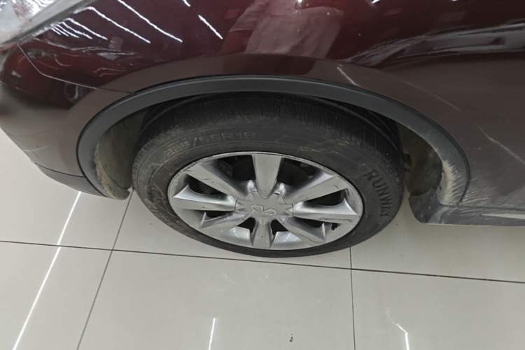 Used Infiniti QX50 2015 2.5L Comfort Edition Left Front Wheel Hub