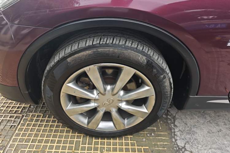 Used Infiniti QX50 2015 2.5L Enjoyment Edition Left Front Wheel Hub