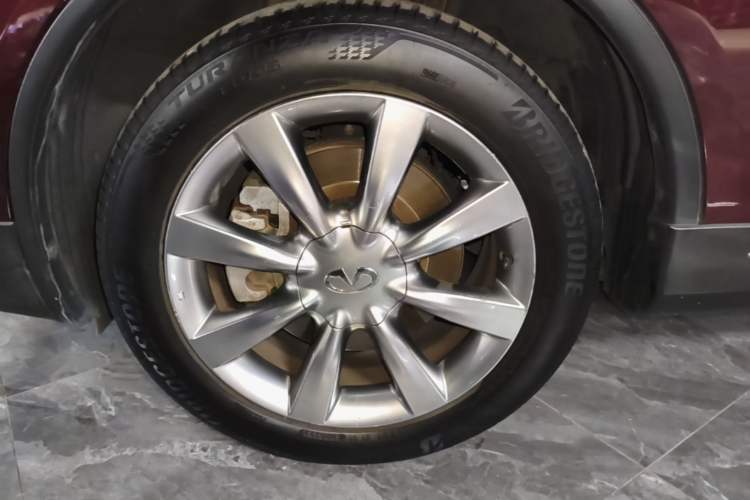 Used Infiniti QX50 2015 2.5L Enjoyment Edition Left Front Wheel Hub