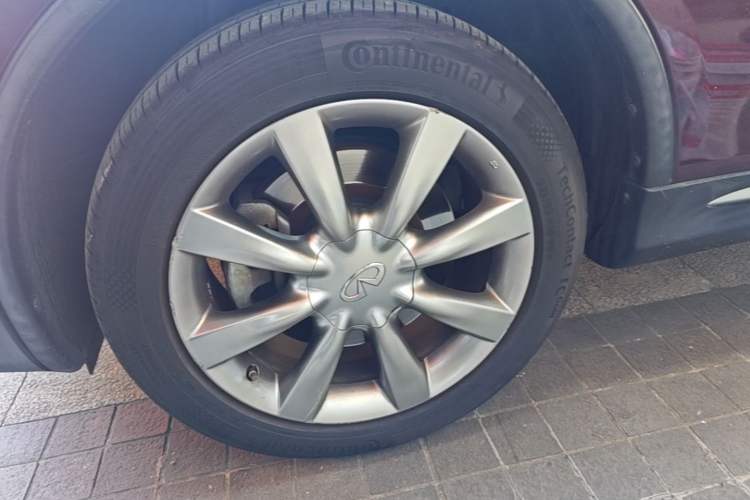 Used Infiniti QX50 2015 2.5L Comfort Edition Left Front Wheel Hub
