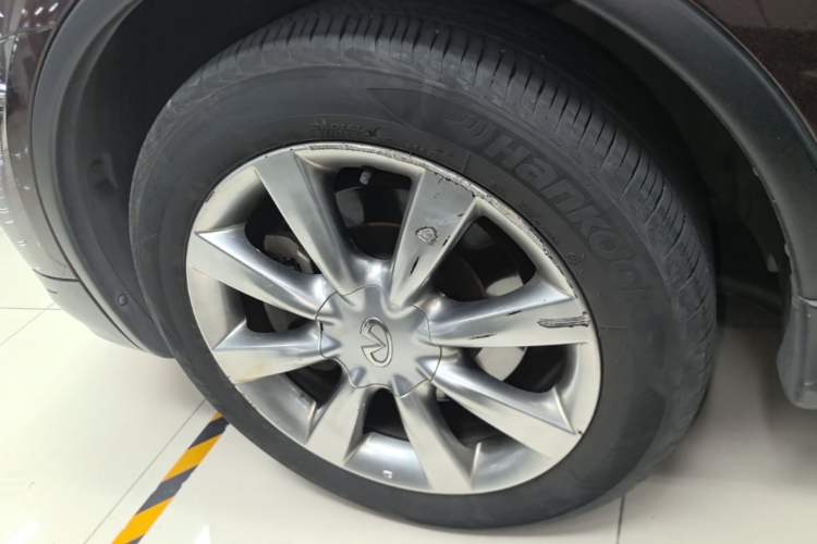 Used Infiniti QX50 2015 2.5L Enjoyment Edition Left Front Wheel Hub
