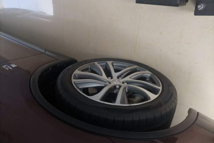 Used Infiniti QX50 2015 2.5L Luxury Edition Left Front Wheel Hub