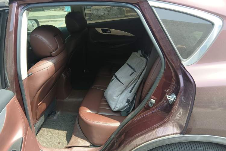 Used Infiniti QX50 2015 2.5L Luxury Edition Left Rear Seat