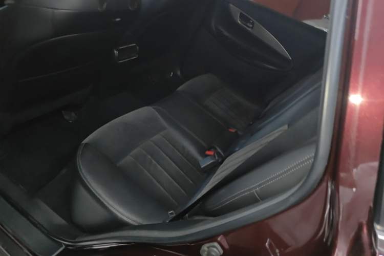 Used Infiniti QX50 2015 2.5L Comfort Edition Left Rear Seat