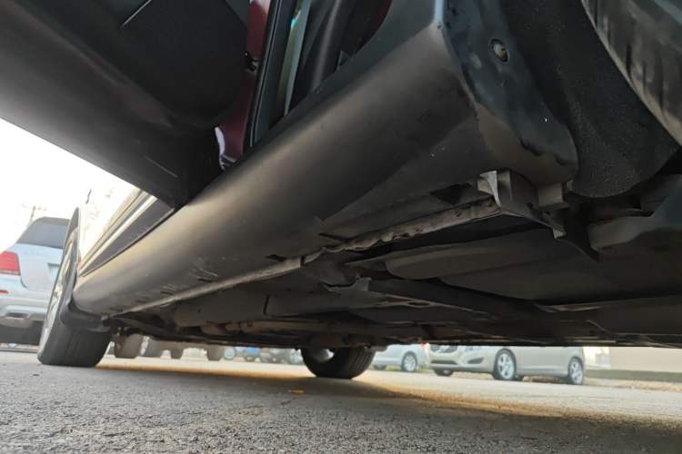 Used Infiniti QX50 2015 2.5L Comfort Edition Left Side Sill