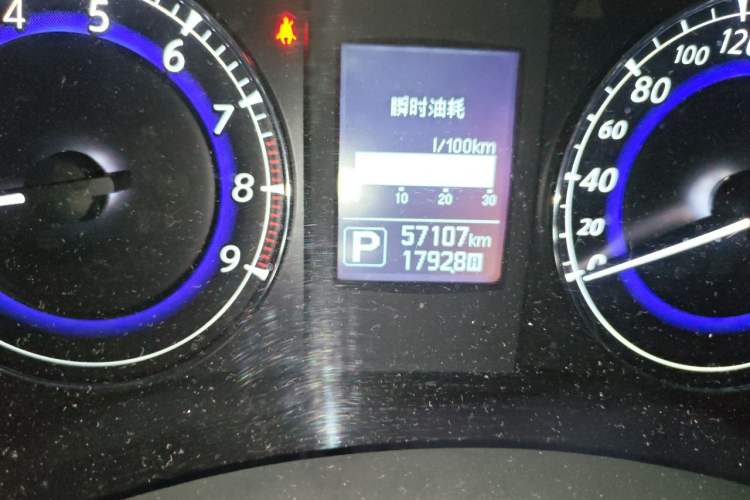 Used Infiniti QX50 2015 2.5L Comfort Edition Odometer Close Up