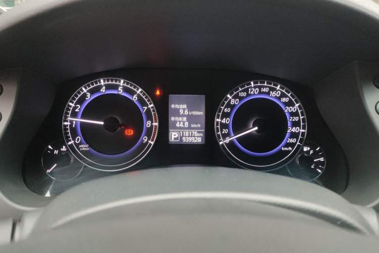 Used Infiniti QX50 2015 2.5L Enjoyment Edition Odometer Close Up