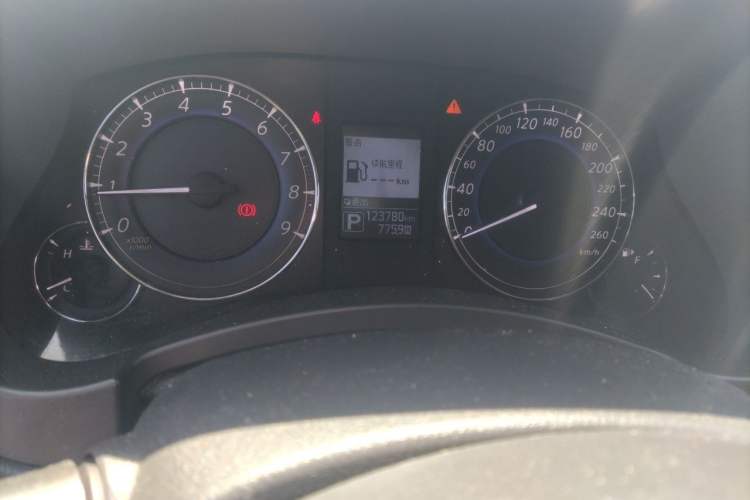 Used Infiniti QX50 2015 2.5L Comfort Edition Odometer Close Up
