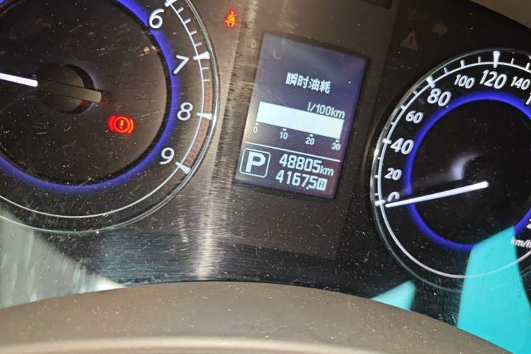 Used Infiniti QX50 2015 2.5L Comfort Edition Odometer Close Up