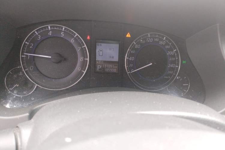 Used Infiniti QX50 2015 2.5L Enjoyment Edition Odometer Close Up