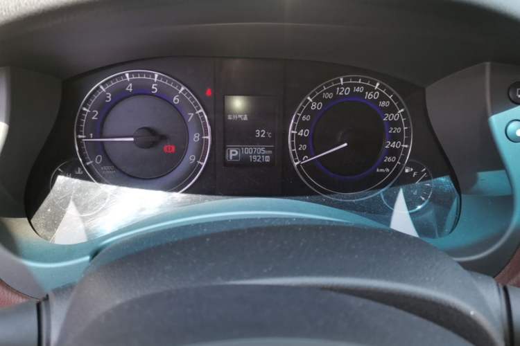 Used Infiniti QX50 2015 2.5L Enjoyment Edition Odometer Close Up