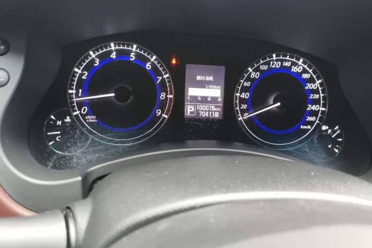 Used Infiniti QX50 2015 2.5L Enjoyment Edition Odometer Close Up