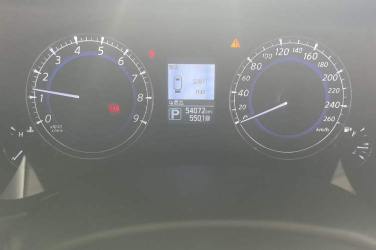 Used Infiniti QX50 2015 2.5L Luxury Edition Odometer Close Up