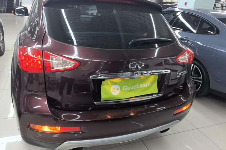 Used Infiniti QX50 2015 2.5L Enjoyment Edition Rear
