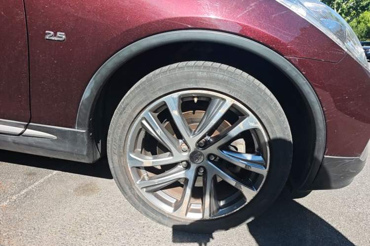 Used Infiniti QX50 2015 2.5L Luxury Edition Right Front Wheel Hub