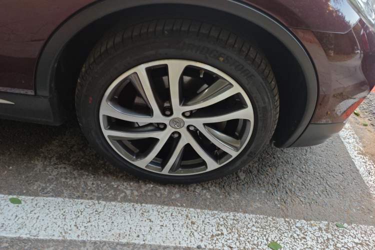 Used Infiniti QX50 2015 2.5L Luxury Edition Right Front Wheel Hub