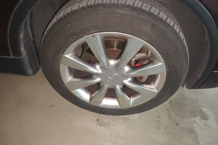 Used Infiniti QX50 2015 2.5L Enjoyment Edition Right Front Wheel Hub