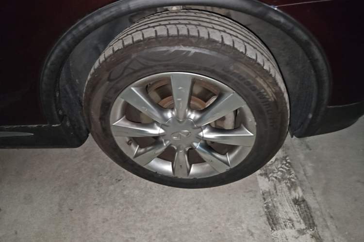 Used Infiniti QX50 2015 2.5L Enjoyment Edition Right Front Wheel Hub