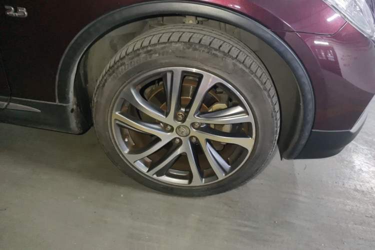 Used Infiniti QX50 2015 2.5L Luxury Edition Right Front Wheel Hub