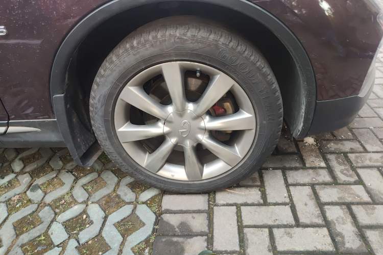 Used Infiniti QX50 2015 2.5L Comfort Edition Right Front Wheel Hub