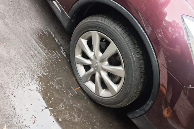 Used Infiniti QX50 2015 2.5L Comfort Edition Right Front Wheel Hub