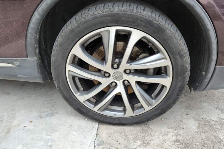 Used Infiniti QX50 2015 2.5L Luxury Edition Right Front Wheel Hub