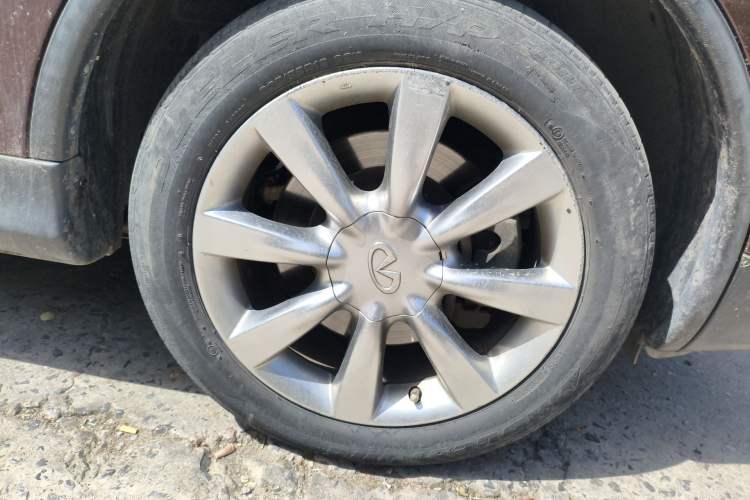 Used Infiniti QX50 2015 2.5L Comfort Edition Right Front Wheel Hub