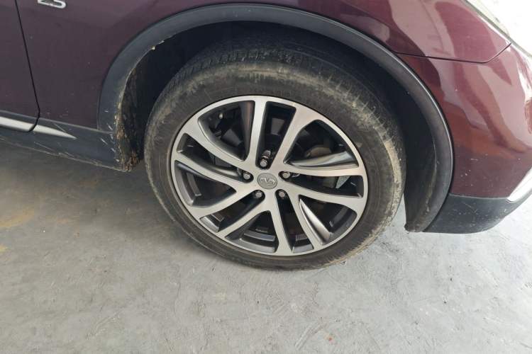Used Infiniti QX50 2015 2.5L Luxury Edition Right Front Wheel Hub