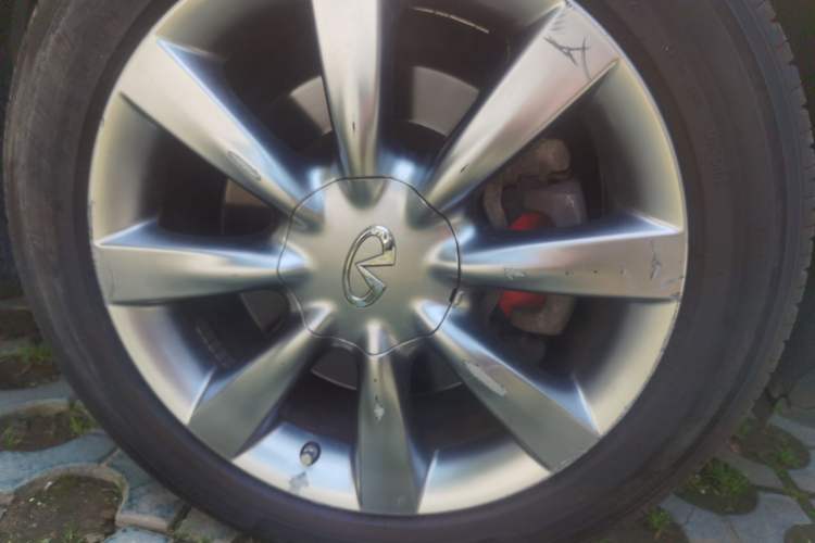 Used Infiniti QX50 2015 2.5L Comfort Edition Right Front Wheel Hub
