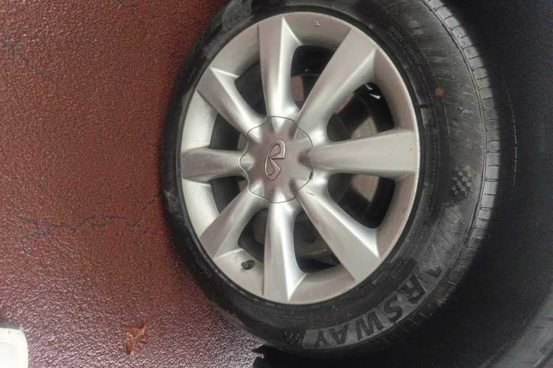 Used Infiniti QX50 2015 2.5L Comfort Edition Right Front Wheel Hub