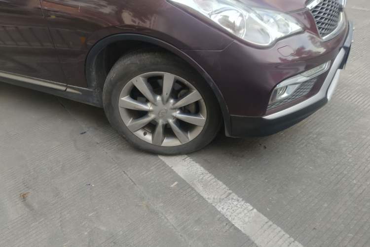 Used Infiniti QX50 2015 2.5L Comfort Edition Right Front Wheel Hub
