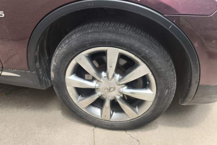 Used Infiniti QX50 2015 2.5L Enjoyment Edition Right Front Wheel Hub