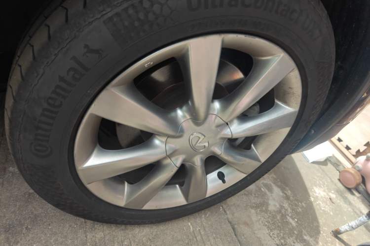 Used Infiniti QX50 2015 2.5L Enjoyment Edition Right Front Wheel Hub