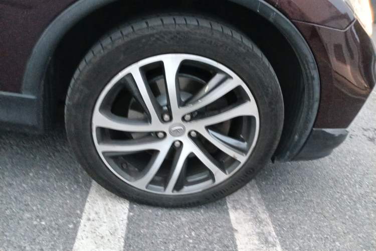 Used Infiniti QX50 2015 2.5L Luxury Edition Right Front Wheel Hub
