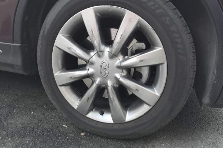 Used Infiniti QX50 2015 2.5L Comfort Edition Right Front Wheel Hub