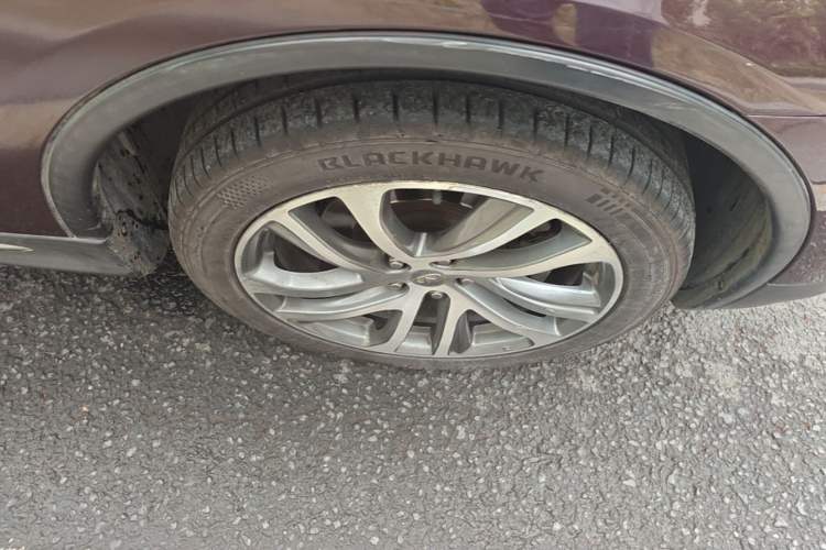 Used Infiniti QX50 2015 2.5L Luxury Edition Right Front Wheel Hub